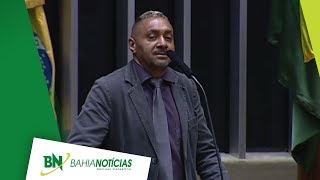 Tiririca faz primeiro e último discurso na Câmara e se despede da política