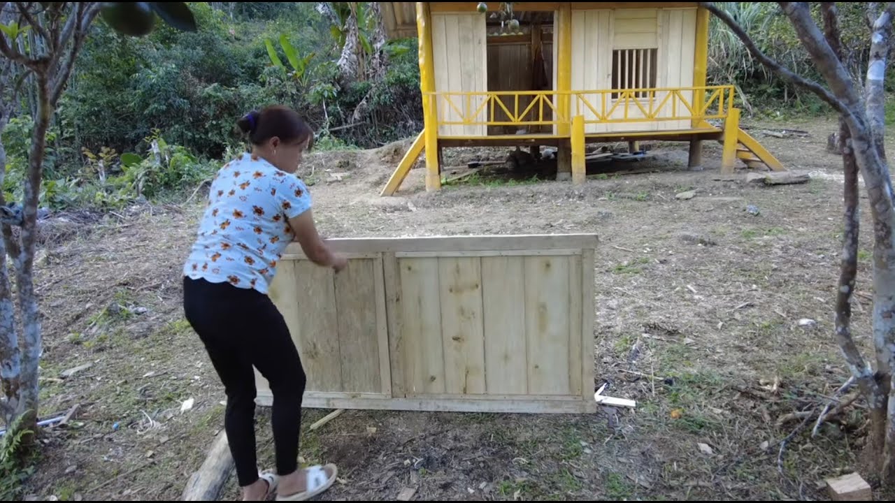 Build LOG CABIN - Build Wooden House - LIVING OFF GRID Build the main ...