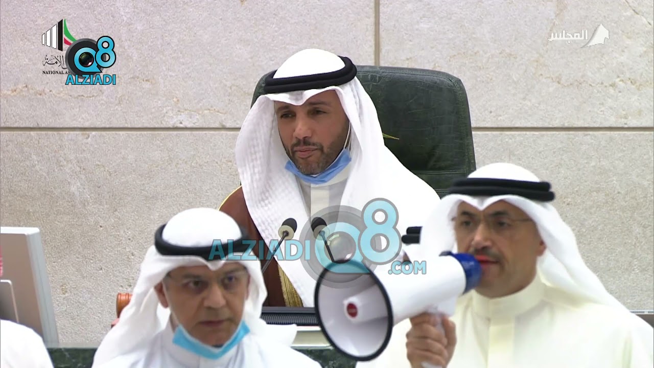 المشادة الكاملة واعتلاء النواب للمنصة واستخدام النائب محمد المطير (مكبر صوت) خلال تصويت مجلس الأمة