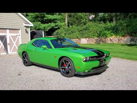 like-new-2011-dodge-challenger-srt8-for-sale-~-only-802-miles-~-6-speed-~-green-with-envy!!