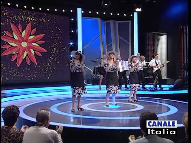 Le Mondine - Reginella Campagnola | Cantando Ballando class=