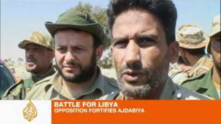 Libyan opposition fortifies Ajdabiya
