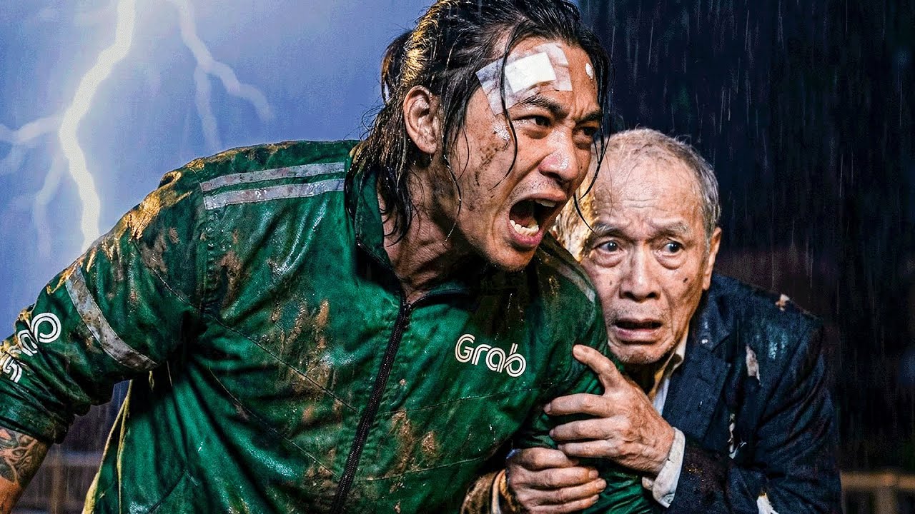 Tỷ Phú Bị Con Ép Giả Điên Để Chiếm Gia Tài, Không Ngờ Được Anh Xe Ôm Cứu Và Màn Trở lại Chấn Động