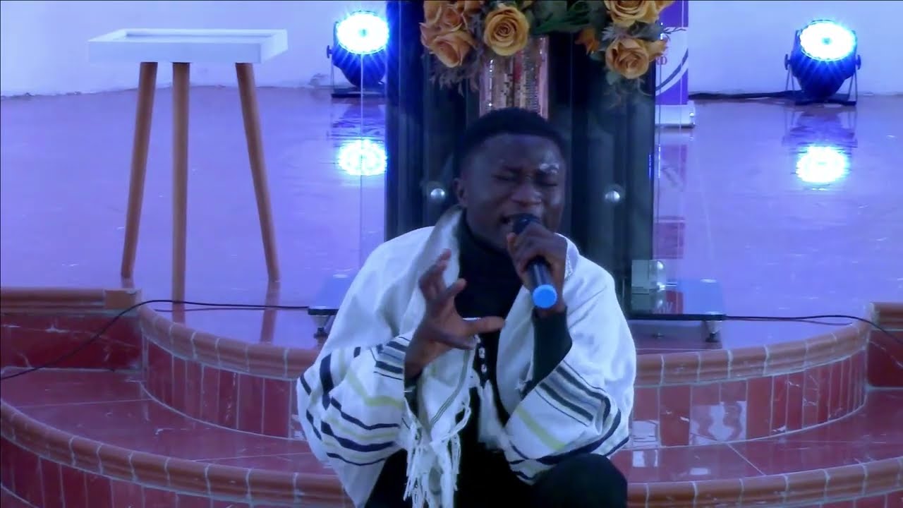 LET'S PRAY WITH THIS POWERFUL WORSHIP FROM EDDY PRAISE 🙏