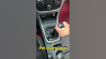 One trick to solve the problem of your car falling into a ditch!#driving #tips #car