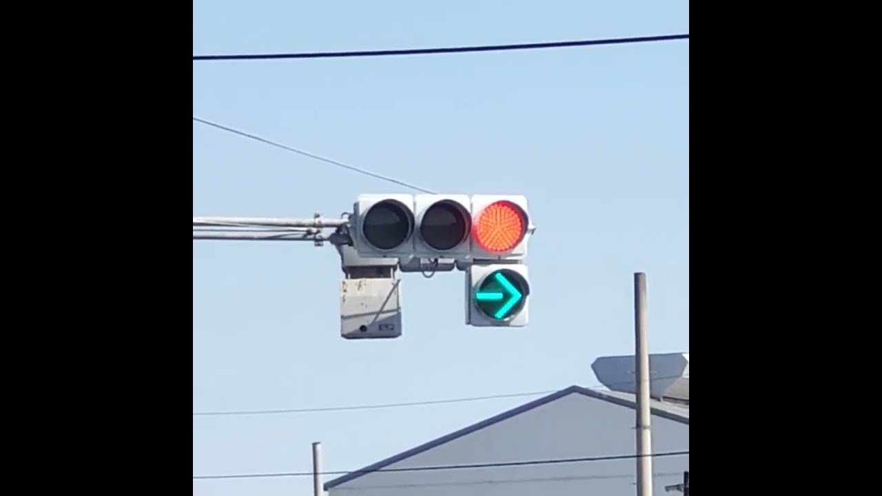 LED信号機🚥 色が変わる瞬間 #shorts 20221023 - YouTube