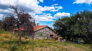 ASÍ ES LA CASA DE PIEDRA EN EL MONTE QUE CONSEGUÍ PARA RESTAURAR | Papagayos, San Luis