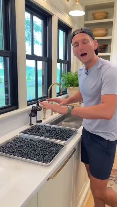How to freeze blueberries for use later on #shorts