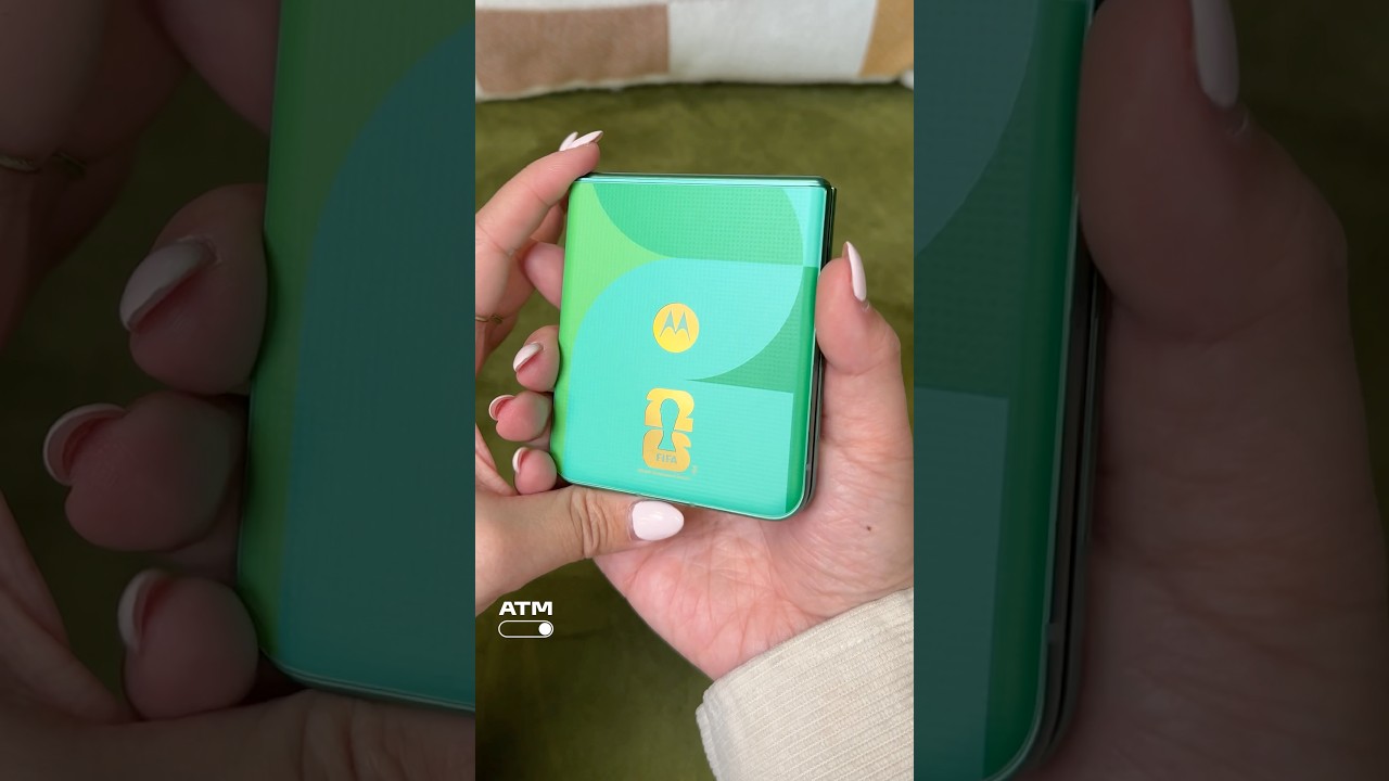 Unboxing Motorola’s $700 FIFA World Cup Edition Razr
