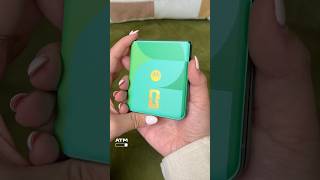 Unboxing Motorola’s $700 FIFA World Cup Edition Razr @CNET