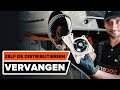 Hoe een distributieriem set en waterpomp vervangen op een RENAULT CLIO 3 [HANDLEIDING AUTODOC]