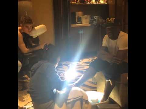 floyd-mayweather-anda-justin-bieber---themoneyteam.com