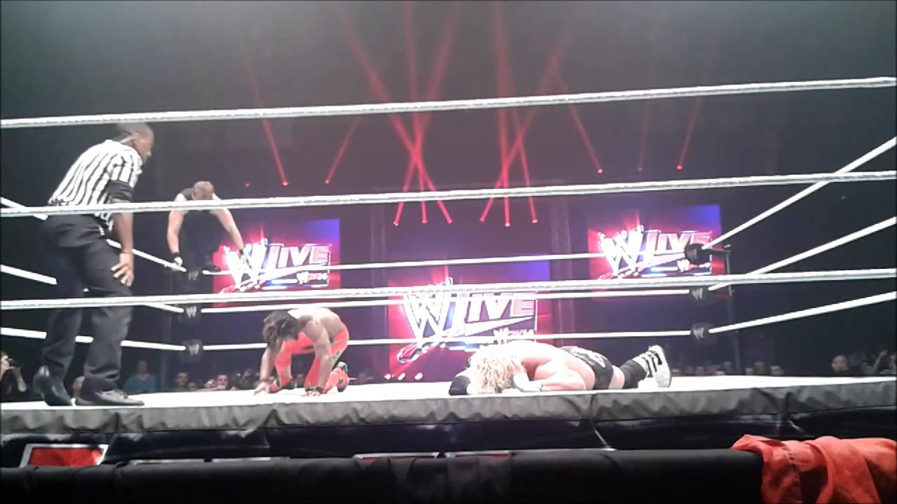  WWE Live Rouen - Ambrose vs Kingston vs Ziggler