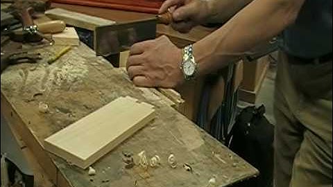 Creating a dovetail joint with hand tools