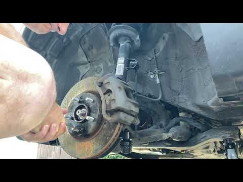 Changing a 2012 Kia Sorento Front Wheel Bearing/Hub - YouTube