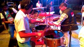 PEPON TOCANDO EN VIVO - ORQUESTA PAPILLON MIX LLORARAS