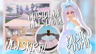 NEW SKIRT?! // NEW ROYALE HIGHSCHOOL EXTERIOR // MUSIC ROOM  + // Royale High Tea and Leaks