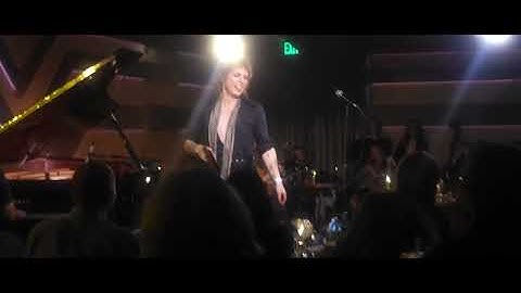 Luke spiller Love will probably kill me