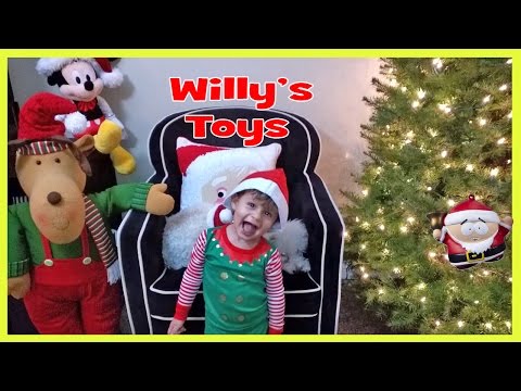 kid-decorating-a-christmas-tree---playstation-vr-star-wars-south-park-ornaments-willys-toys