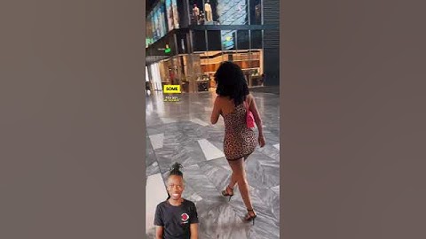 How to Walk in a Mall! funny Reaction video edm deep house music mix tomorrowland SBI TECHN beat