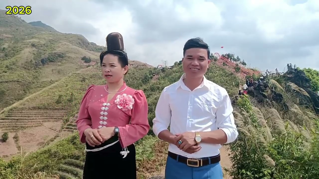 NĂm mới chúc mọi người tốt đẹp trong cuộc sống nhé hát tại khu ru dịch hua ít 