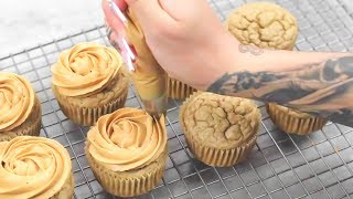 The FLUFFIEST Banana Cupcakes! (only 120 calories, refined sugar free, gluten free, vegan)