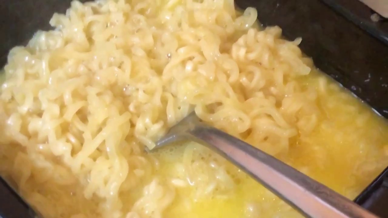 hæk Intervenere Thorny How to make Ramen noodles with butter and cheese - YouTube