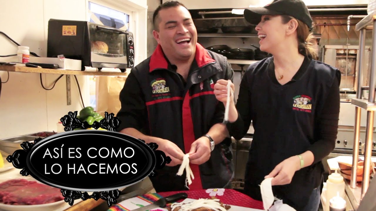 Thalia Hace Cemitas  | Así Es Como Lo Hacemos