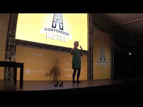 Speaker Annemarie Steen plays the audience HD 720p Speaker Annemarie Steen plays the audience HD 720p