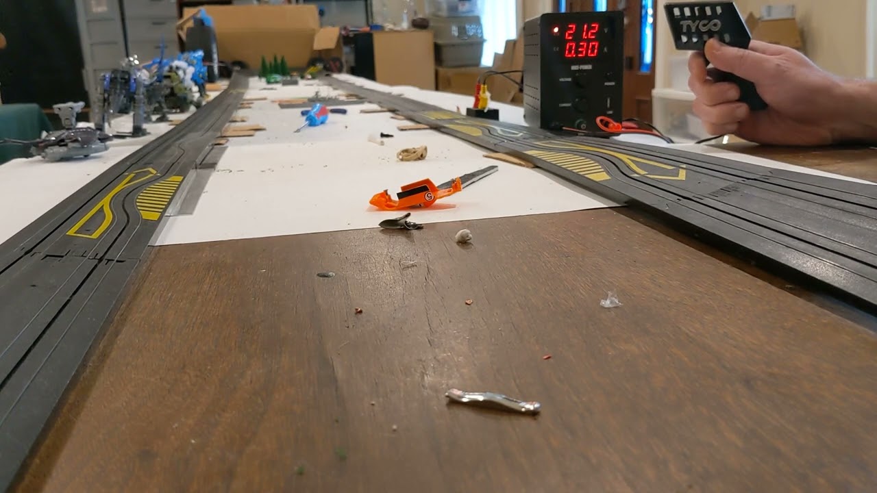 Bulldog HO slot car on banked oval track