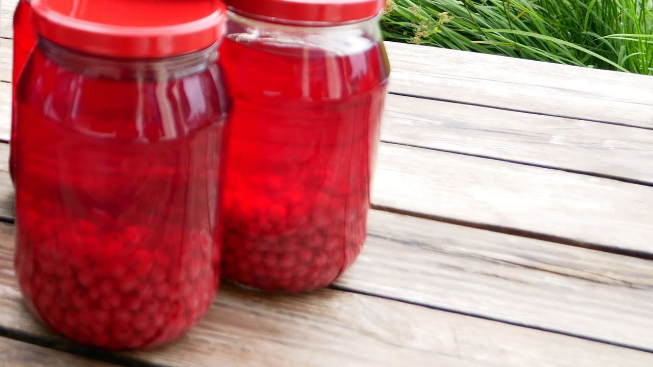 Kompot z czerwonych porzeczek. Zimą smak lata, latem idealny na upały