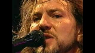 Pearl Jam - elderly woman behind the counter in a small town - Live Argentina