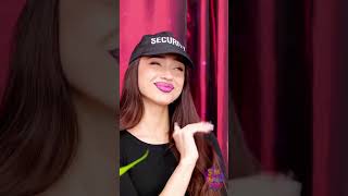 How To Sneak In School Cl With Small Lips