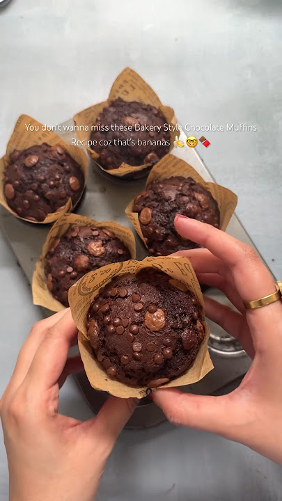 EASY BAKERY STYLE DOUBLE CHOCOLATE BANANA MUFFINS Recipe Soft and Fluffy #bananabreadmuffinsrecipe