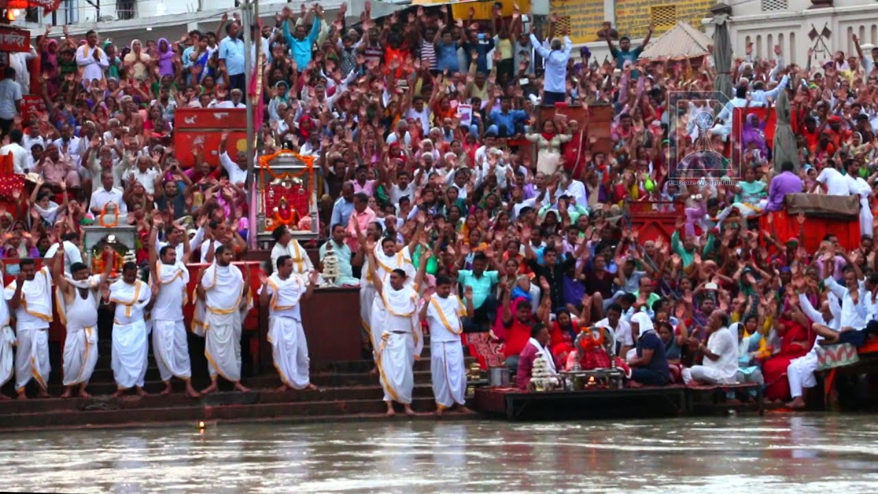 Ganga aarti at Haridwar I Har-Ki-Pauri evening aarti - YouTube