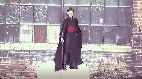Take A Turn - Kitbash Dark Side Princess Leia action figure
