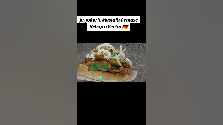 Je goûte le Kebab 🥙 de chez Mustafa Gemuse Kebap à Berlin. #kebab #berlin