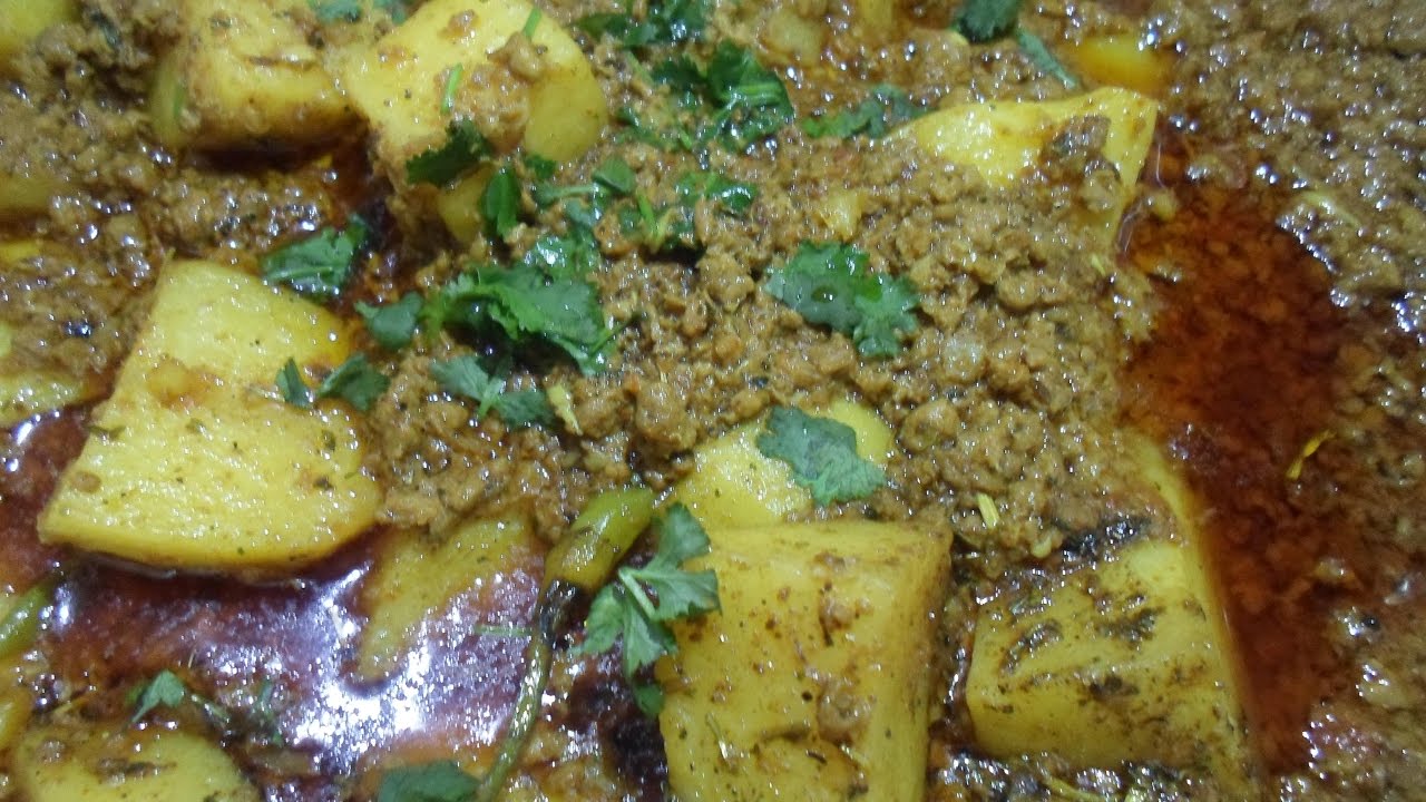 Aloo Keema Dhaba Style Recipe / How To Make Aloo Keema Ka Salan/Mince With Potato Curry