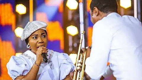 Mercy Chinwo Perform Obinasom & Chinedum live at experience 17