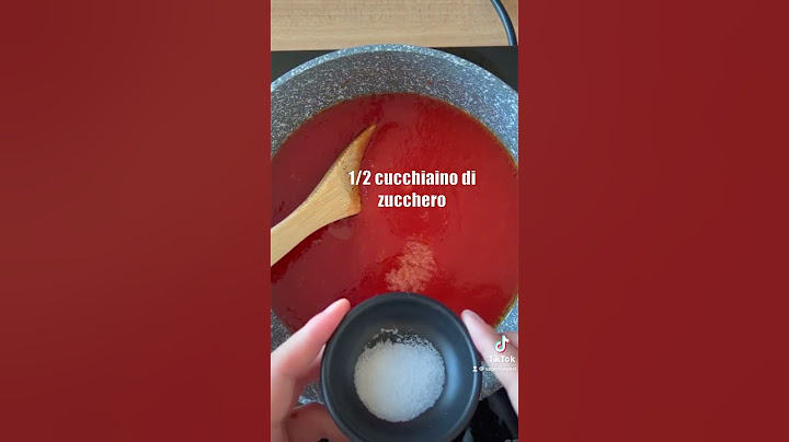 COME CONDIRE E CUCINARE LA PASSATA DI POMODORO - Ricetta facile e buonissima #shorts #shortsvideo
