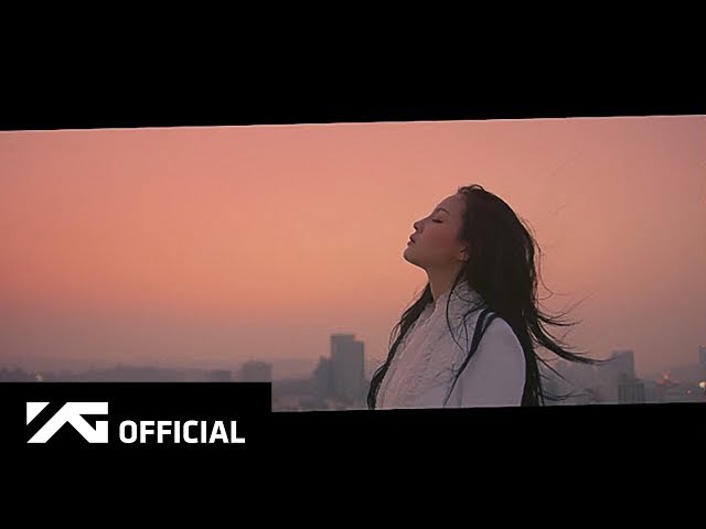 LEE HI - '한숨 (BREATHE)' M/V class=