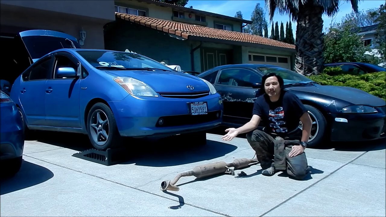 2G Toyota Prius (2004-2009) Oem Catalytic Converter Install Part 1 - Intro + Uninstall Old Exhaust.