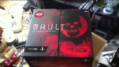 GEARS OF WAR 3 VAULT 3D ARMORED GAMING CASE UNBOXING