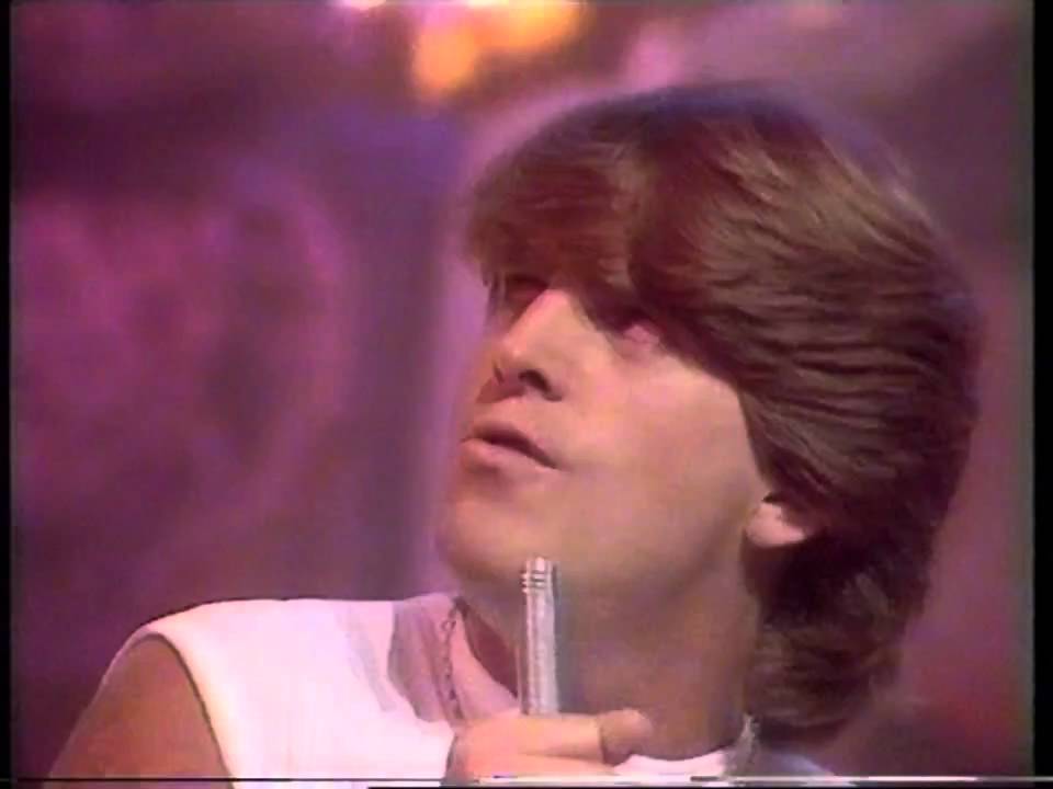 Modern Romance - Walking In The rain. Top Of The Pops 1983 - YouTube