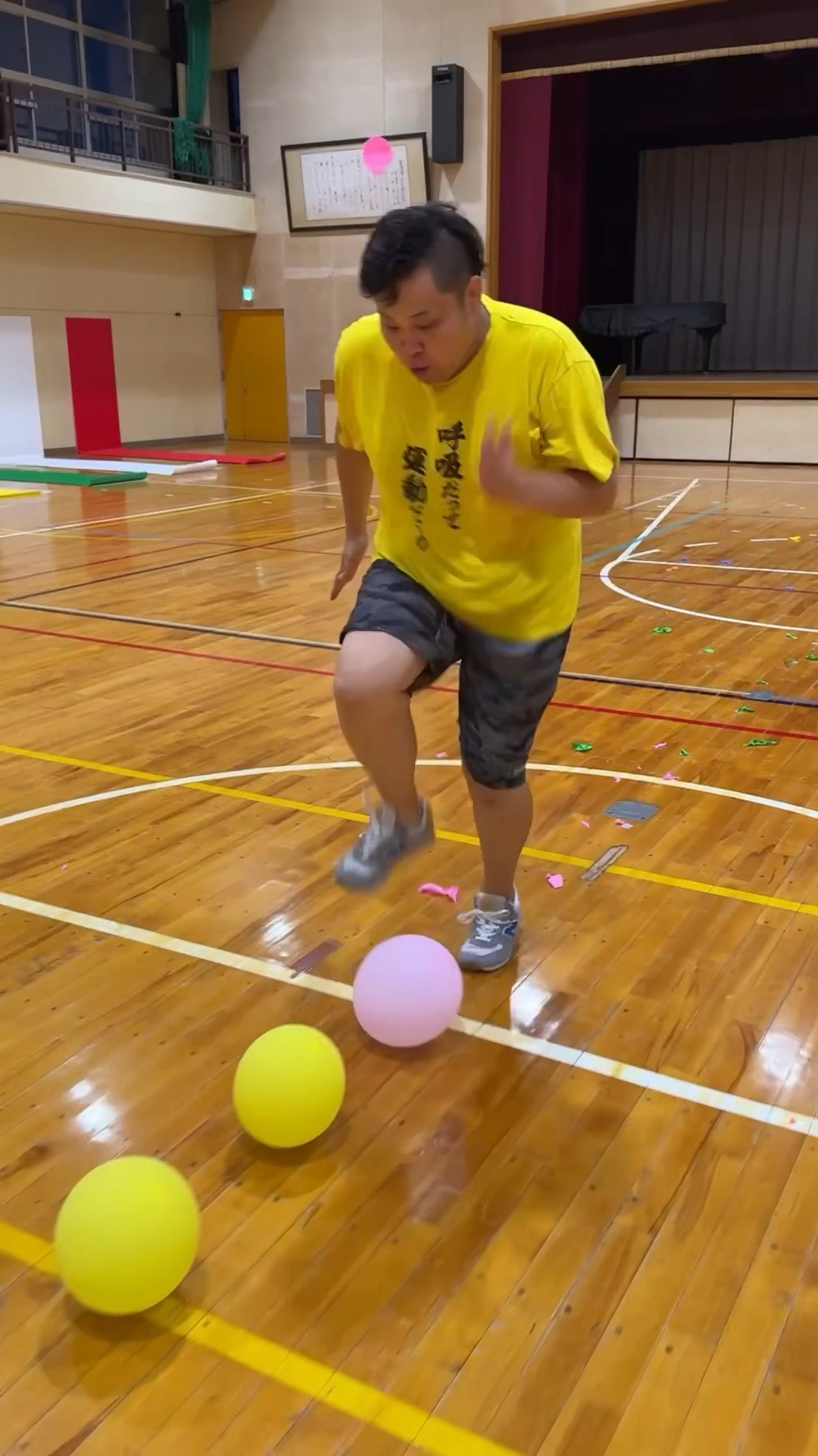 120kg balloon-popping 50m dash lol??‍♂️ #shorts