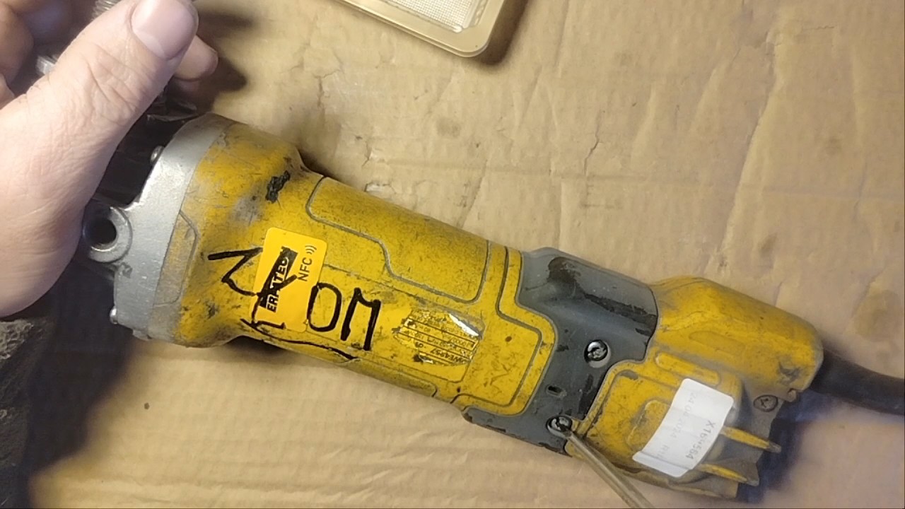 Uratowana ze złomu szlifierka DeWaLT DWE4257