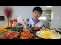 꽃돼지 계란후라이+무생채+도라지무침+메추리알장조림+시금치나물+미역줄기+마늘쫑+버섯볶음 한식먹방 [korean food]mukbang Eating show