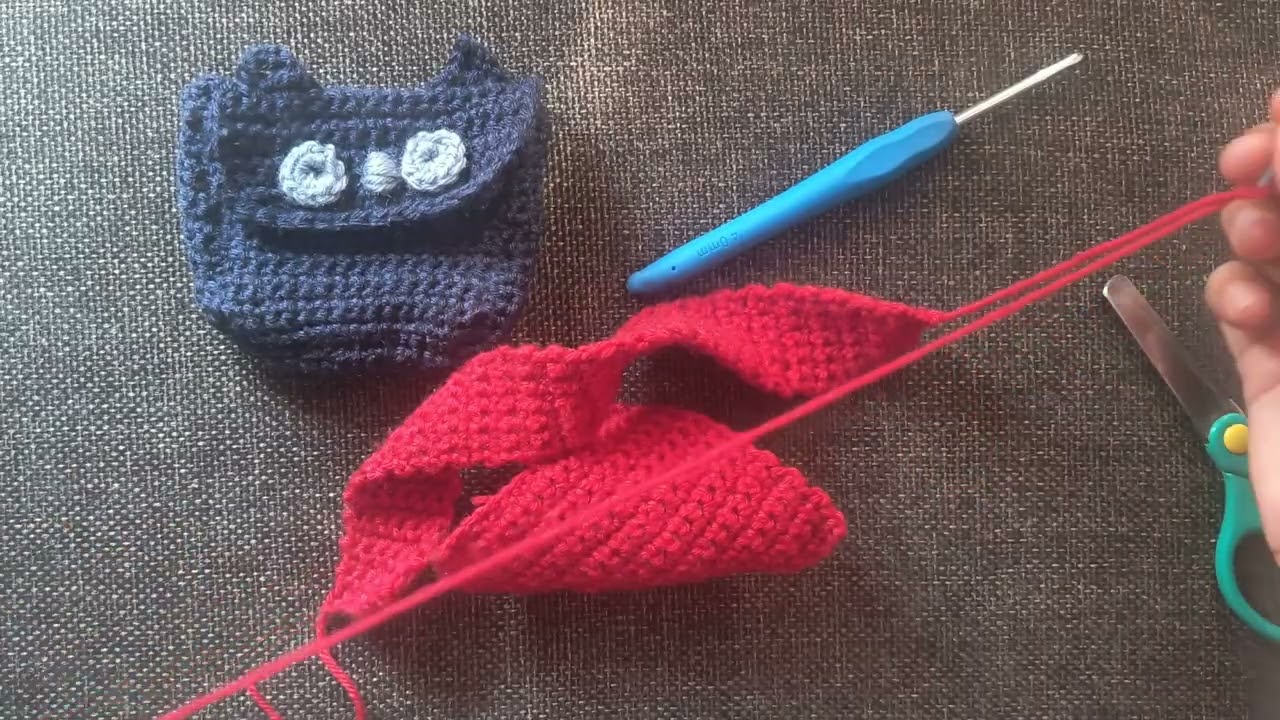 Handmade mini pouch wallet | Crochet 