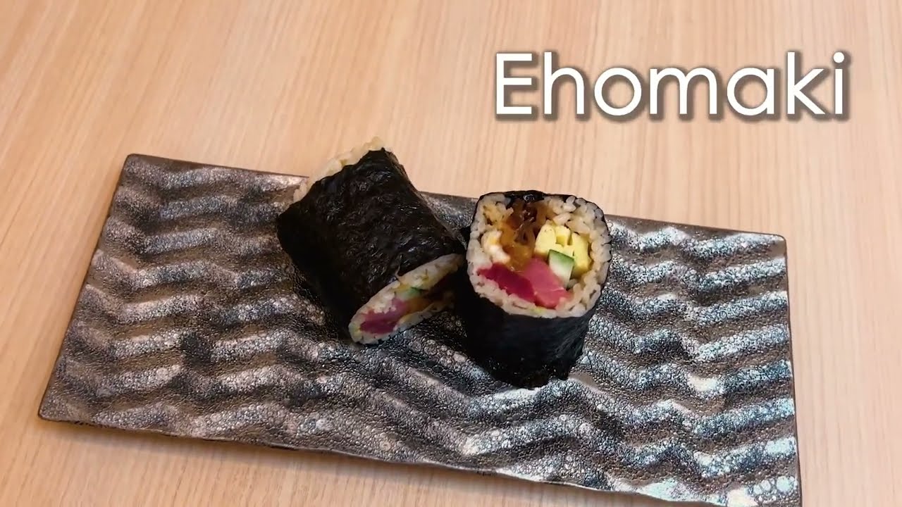 Japanese Traditional Roll Sushi Ehomaki 恵方巻 From Monzushi Singapore Youtube