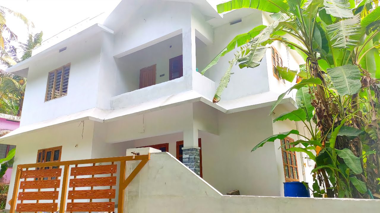 Low budget house for sale in a good location 5 cent plot with 1700